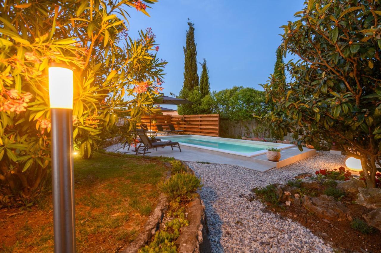 Haus Rustica Villa Pula Exterior photo