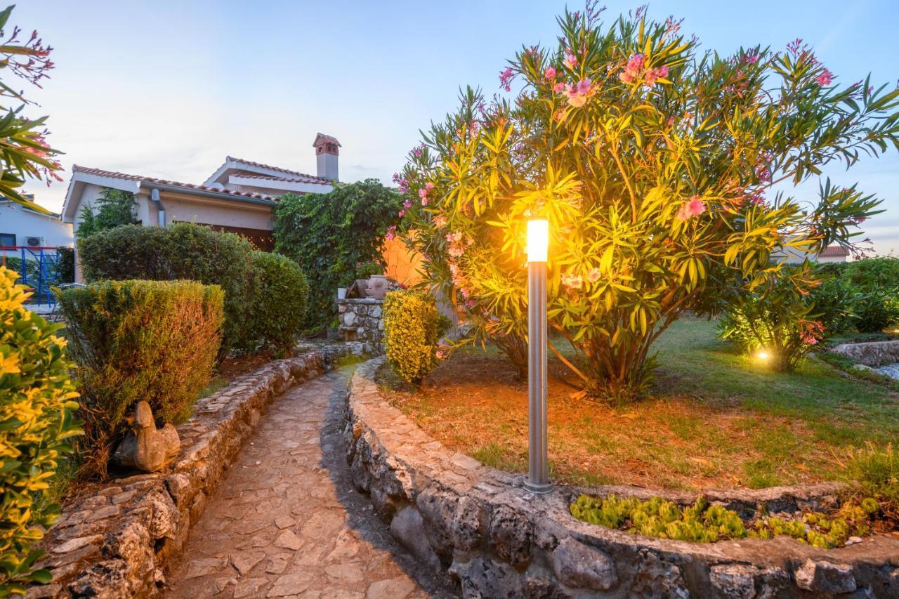 Haus Rustica Villa Pula Exterior photo